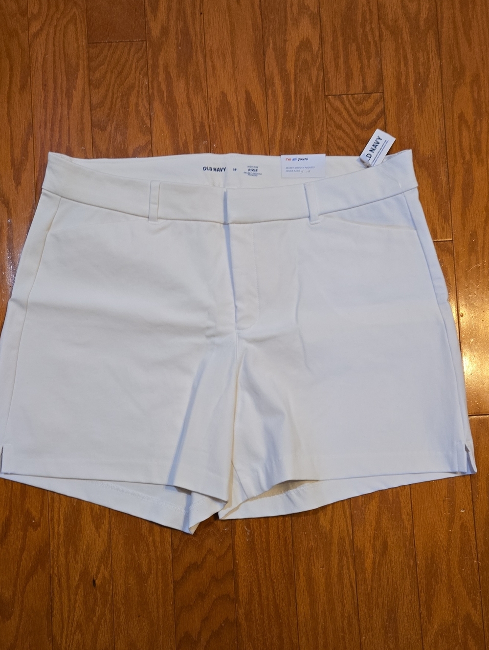 Old Navy White Tailored Shorts Size 16 NWT